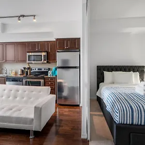 Apartment Downtown 1 Bdrm With Parking And Views, Toronto