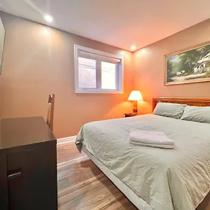 Homestay Upgraded With Bath 7-min To Subway Near Downsview Rogers Stadium, Toronto
