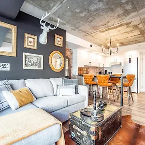Quebec, Rustique Chic En Ville, Piscine Sur Le Toit Pour 2 A 6 Invites Apartment Quebec City
