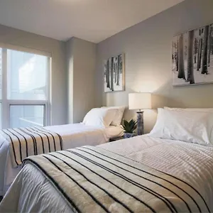 Apartment Luxury 2 & 3 Bedroom Downtown, Toronto