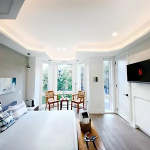 Elegant Downtown Homestay Toronto