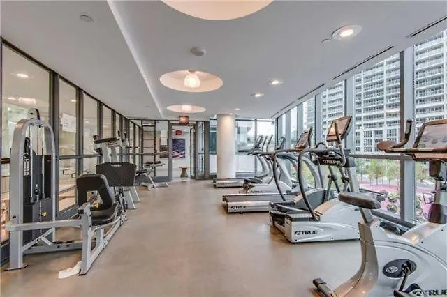 Lakefront Living Downtown Toronto - Free Parking, Gym, Indoor Pool 0*,
